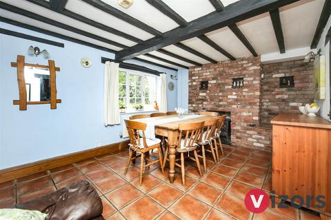 6 bedroom detached house for sale, Enfield Road, Hunt End, Redditch