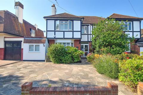 4 bedroom house for sale, Woodside, Leigh-On-Sea