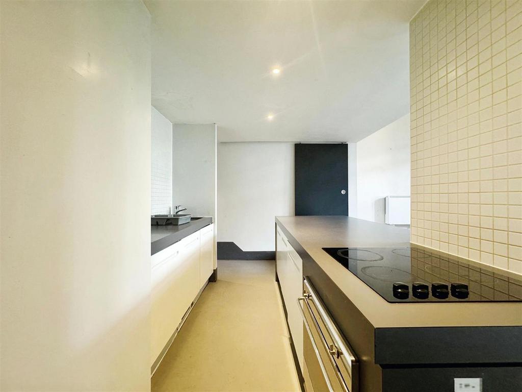 Kitchen (2)