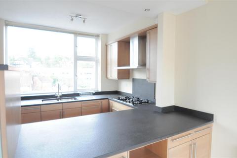 3 bedroom flat to rent, The Meadows, Guildford GU2