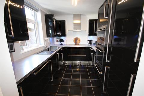 69a Ashby Road, Burton-on-trent, DE15 0NU