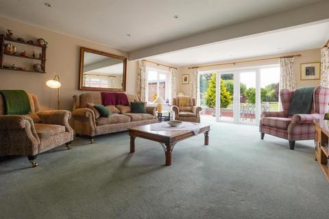15 High Street, Broom, Alcester, B50 4HJ