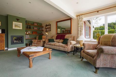 15 High Street, Broom, Alcester, B50 4HJ