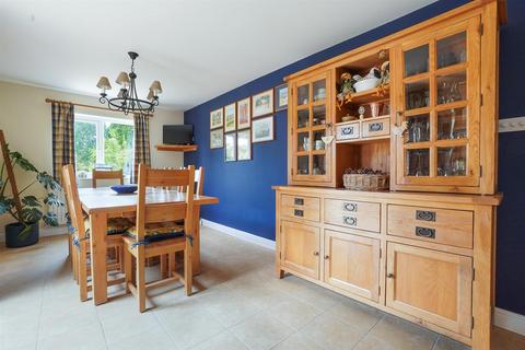 15 High Street, Broom, Alcester, B50 4HJ