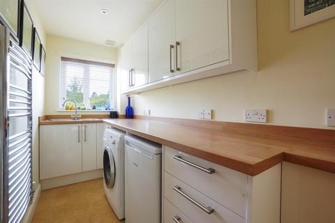 15 High Street, Broom, Alcester, B50 4HJ