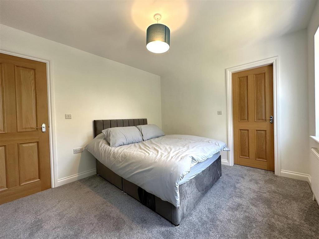 Fourth Bedroom 555