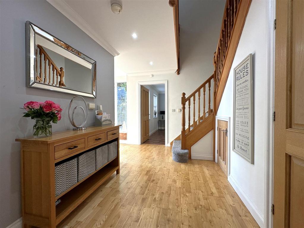 Inviting Entrance Hall 651