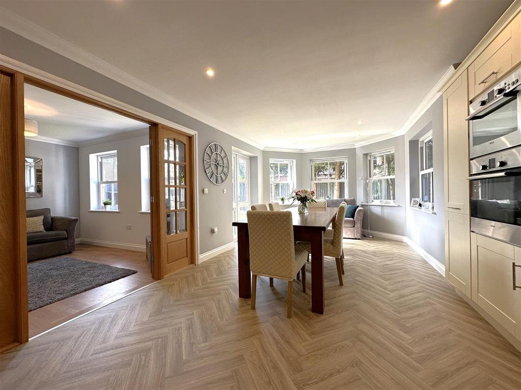 Dining Area Into Sitting Room 614