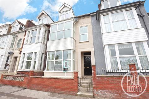 5 bedroom terraced house to rent, Denmark Road, Lowestoft