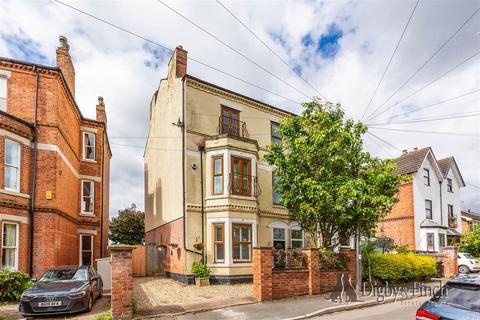 4 bedroom house for sale, Lorne Grove, Radcliffe-On-Trent, Nottingham