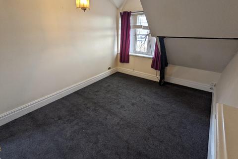 2 bedroom house to rent, Royal Buildings, Victoria Rd, Penarth