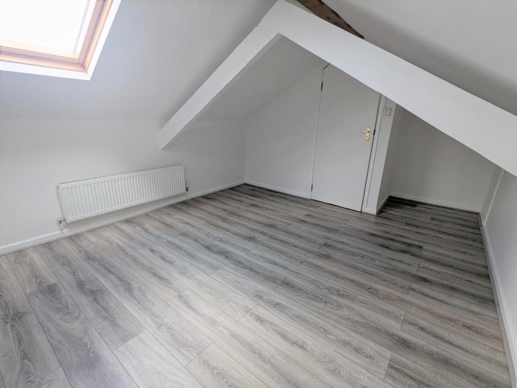 Loft Room (4).jpg