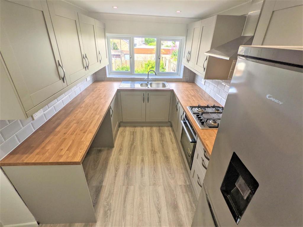 Kitchen (2).jpg
