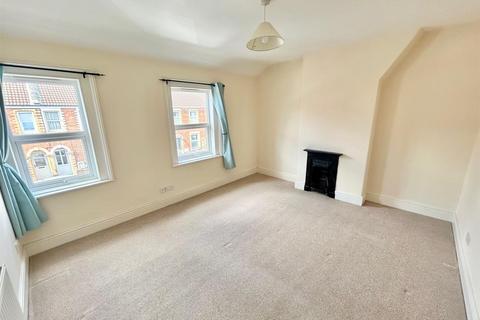 2 bedroom terraced house for sale, Hawthorn Road, Chippenham