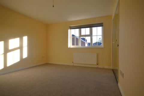 4 bedroom detached house to rent, Atkinson Walk, Kennington