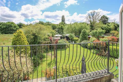 4 bedroom semi-detached house for sale, Honeypot Lane, Brentwood