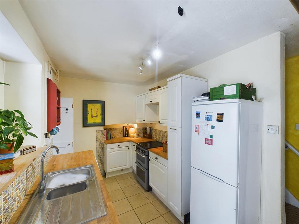 CAM01381 G0-PR0124-STILL009.jpg