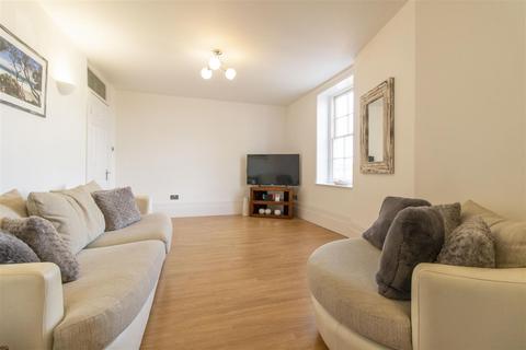 3 bedroom flat for sale, Ribston Hall, Spa Road