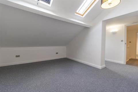 3 bedroom flat for sale, Ribston Hall, Spa Road