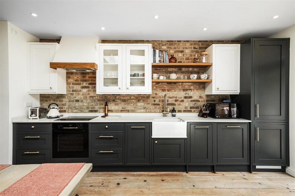 8 Nelson Road - U9i Hhg5 UB1p3 Jq5o At Wh.jpg