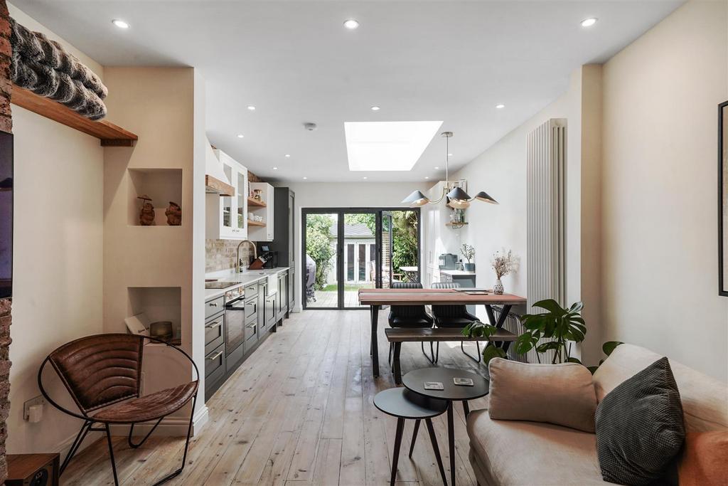 8 Nelson Road - Nf33tp XP3dticw YGq C6 M.jpg