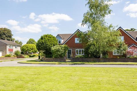 4 bedroom detached house for sale, Aldersyde, Dringhouses, York YO24 1QP