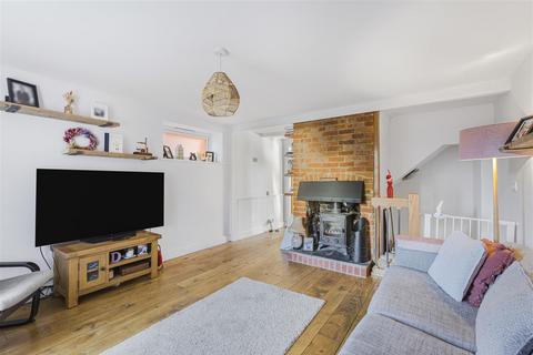 3 bedroom semi-detached house to rent, Debden Road, Saffron Walden CB11