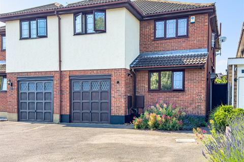 25 Greensward Lane, Hockley, SS5 5HD
