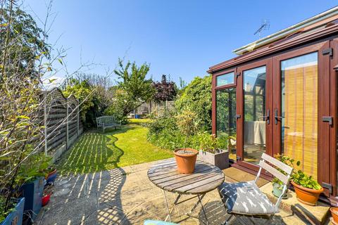 25 Greensward Lane, Hockley, SS5 5HD