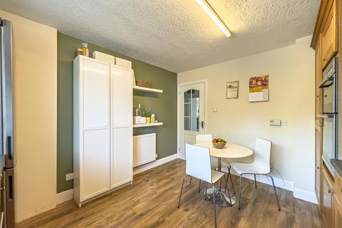 25 Greensward Lane, Hockley, SS5 5HD