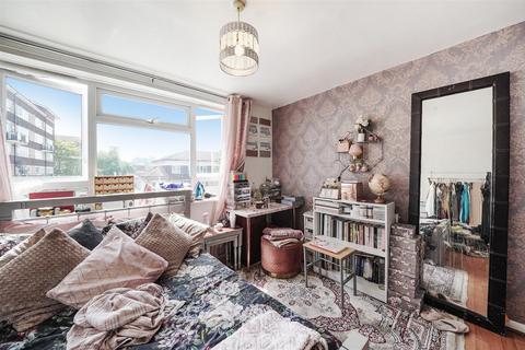 4 bedroom apartment for sale, Trellis Square, Bow E3