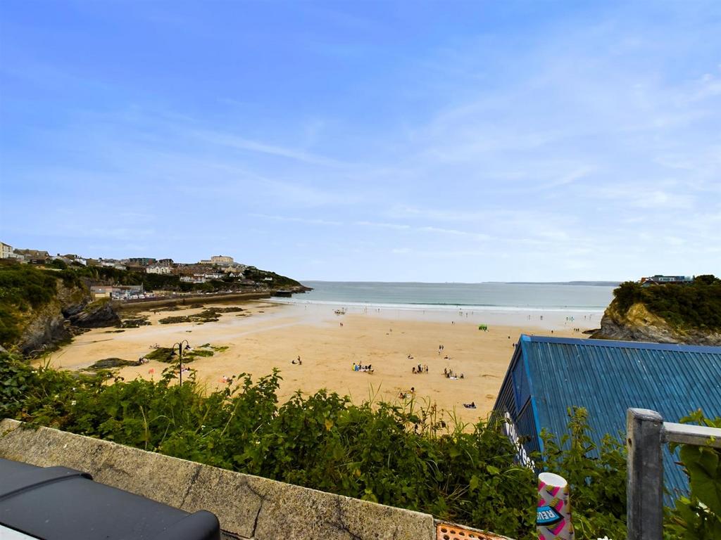View 10 meters  from the apartment