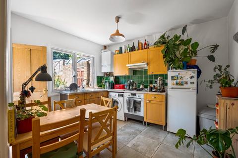 3 bedroom end of terrace house for sale, Martaban Road, London, N16