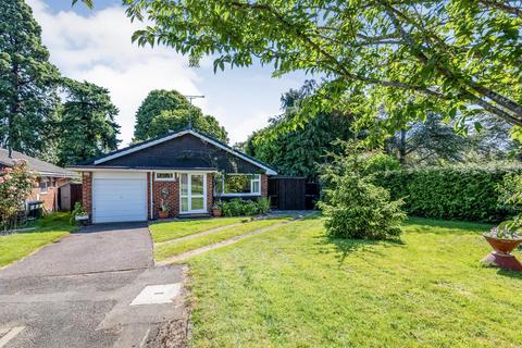 2 bedroom detached bungalow for sale, Greenfields Close, Shipston-On-Stour