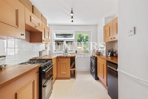 2 bedroom maisonette for sale, Milton Grove, London, N16