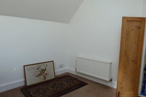 Studio to rent, The Hornet, Chichester