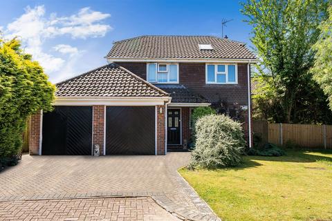 4 bedroom detached house for sale, Longmoor Drive, Liphook