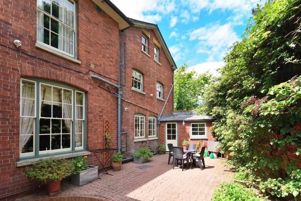 Southbank Road, Hereford 4 bed detached house for sale £950,000