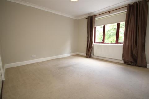 2 bedroom flat to rent, Albury Road, Guildford