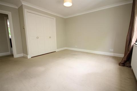 2 bedroom flat to rent, Albury Road, Guildford