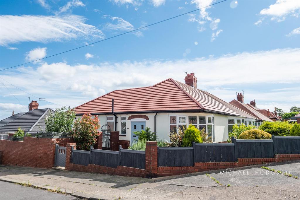 St. Nicholas Avenue, Barnes, Sunderland 2 bed semidetached bungalow for sale £249,950