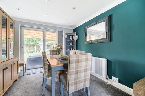 4 Chewter Close, Bagshot, GU19 5ND