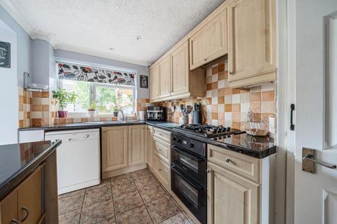 4 Chewter Close, Bagshot, GU19 5ND