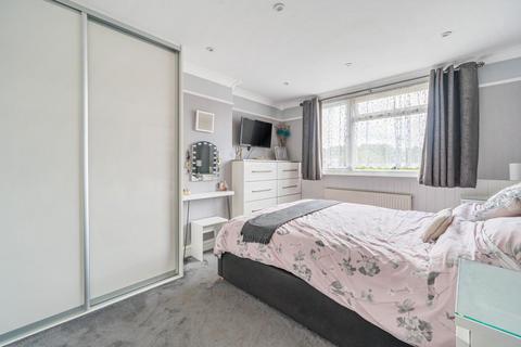 4 Chewter Close, Bagshot, GU19 5ND