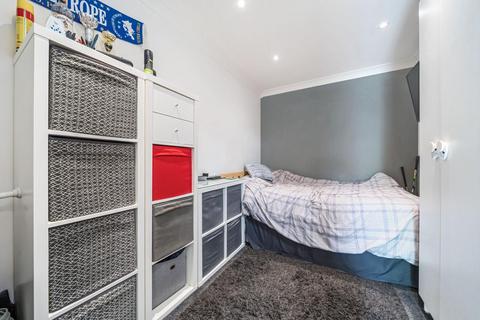 4 Chewter Close, Bagshot, GU19 5ND