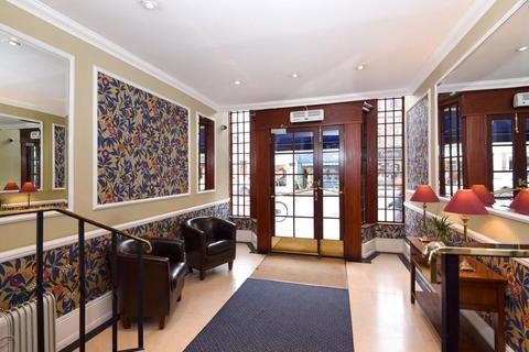 2 bedroom flat for sale, Parkview Court, Fulham High Street, London