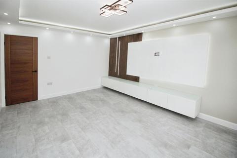 2 Spring Hill, Shipley, BD18 1ND