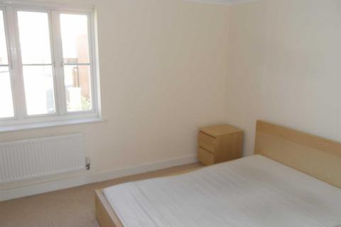 2 bedroom terraced house to rent, Doulton Close, Redhouse, Swindon