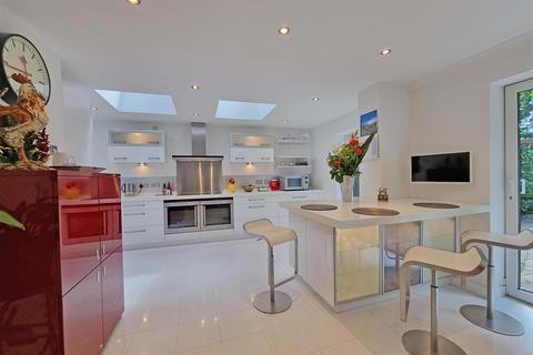 65 Lowbrook Lane, Tidbury Green, Solihull, B90 1QS