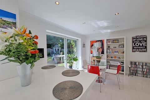 65 Lowbrook Lane, Tidbury Green, Solihull, B90 1QS